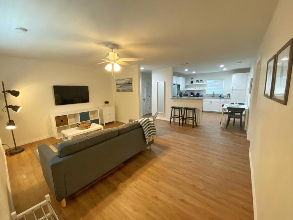 فيلا *New*Sunshine Gorgeous- 3Bd/2Ba -Private Backyard! بورت أورنج المظهر الخارجي الصورة